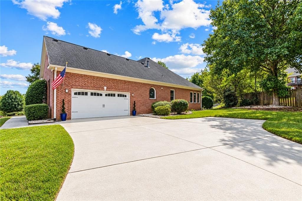 3 bedroom, 2 bathroom, 4,638 sq ft single family residence for sale at 1130 Lewis Ridge Circle, Lawrenceville, GA 30045 — photo 3