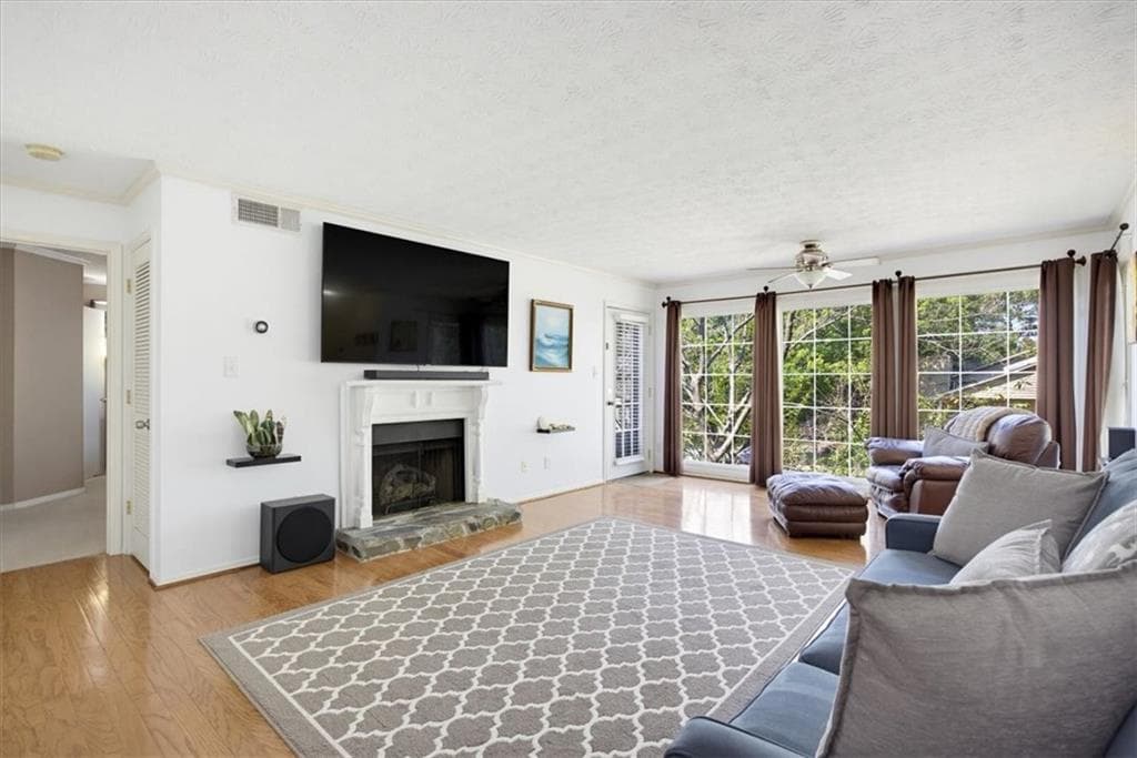 2 bedroom, 2 bathroom, 1,150 sq ft condominium for sale at 704 Country Park Drive, Smyrna, GA 30080 — photo 8