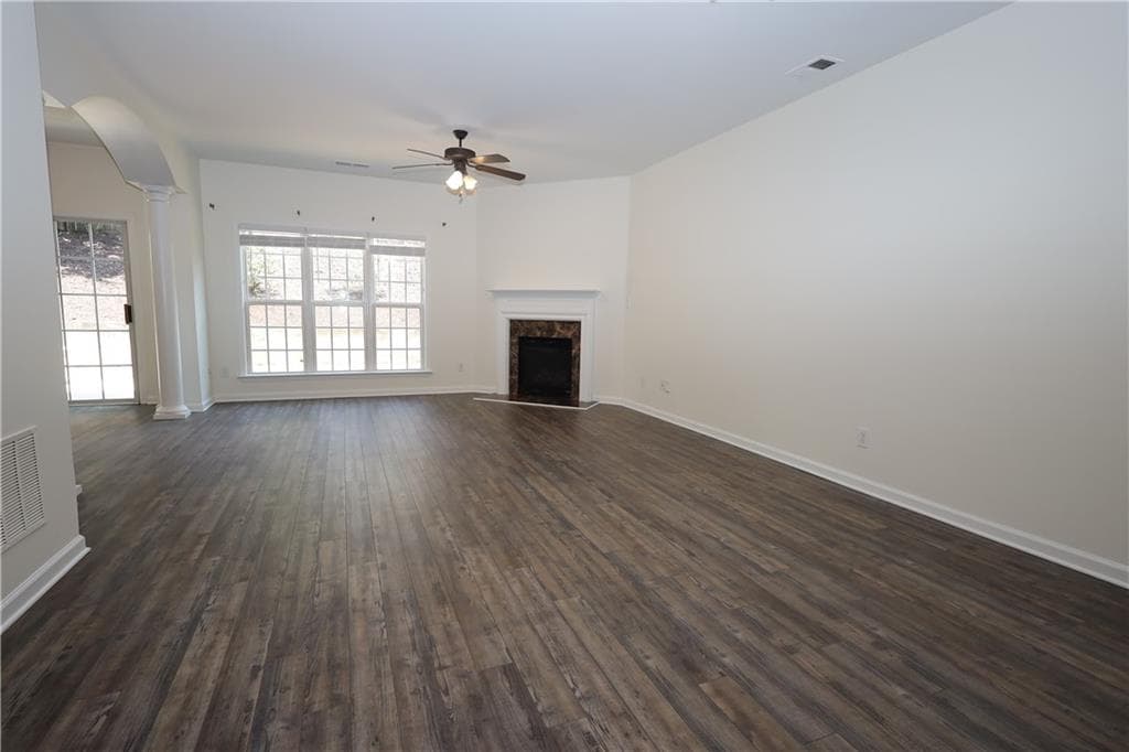 3 bedroom, 3 bathroom, 1,808 sq ft single family residence for sale at 2610 Cottage View Way, Cumming, GA 30040 — photo 4