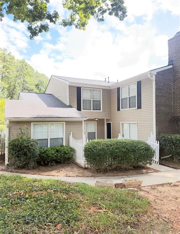 3 bedroom, 2 bathroom, 1,454 sq ft condominium for sale at 562 Trillum Court, Marietta, GA 30008 — photo 2