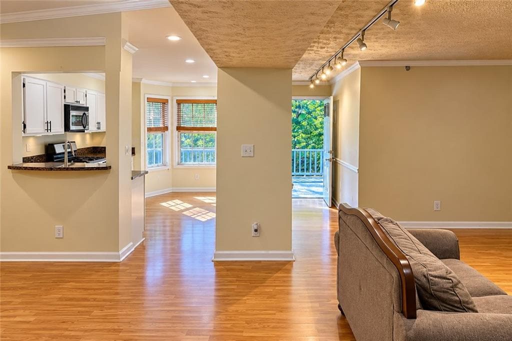 2 bedroom, 2 bathroom, 1,140 sq ft condominium for sale at 3920 Riverlook Parkway 202, Marietta, GA 30067 — photo 8