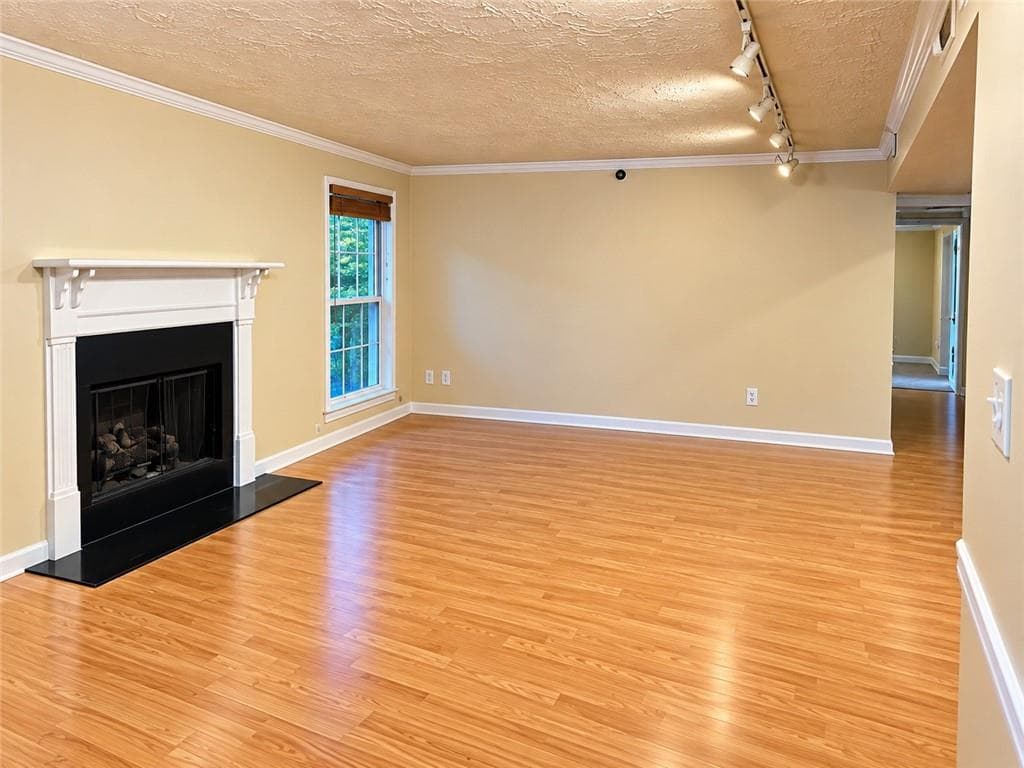 2 bedroom, 2 bathroom, 1,140 sq ft condominium for sale at 3920 Riverlook Parkway 202, Marietta, GA 30067 — photo 7