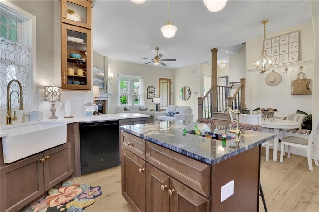 3 bedroom, 2 bathroom, 1,905 sq ft single family residence for sale at 5985 Spring Street, Austell, GA 30168 — photo 7