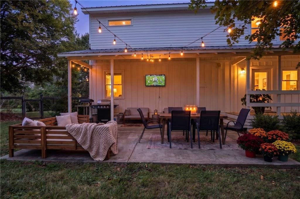 4 bedroom, 3 bathroom, 2,442 sq ft single family residence for sale at 5425 Howard Road, Cumming, GA 30040 — photo 4
