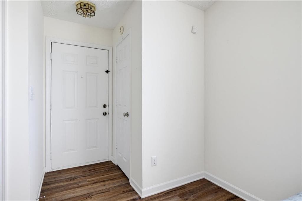 2 bedroom, 2 bathroom, 1,124 sq ft condominium for sale at 535 Bentley Place, Tucker, GA 30084 — photo 6
