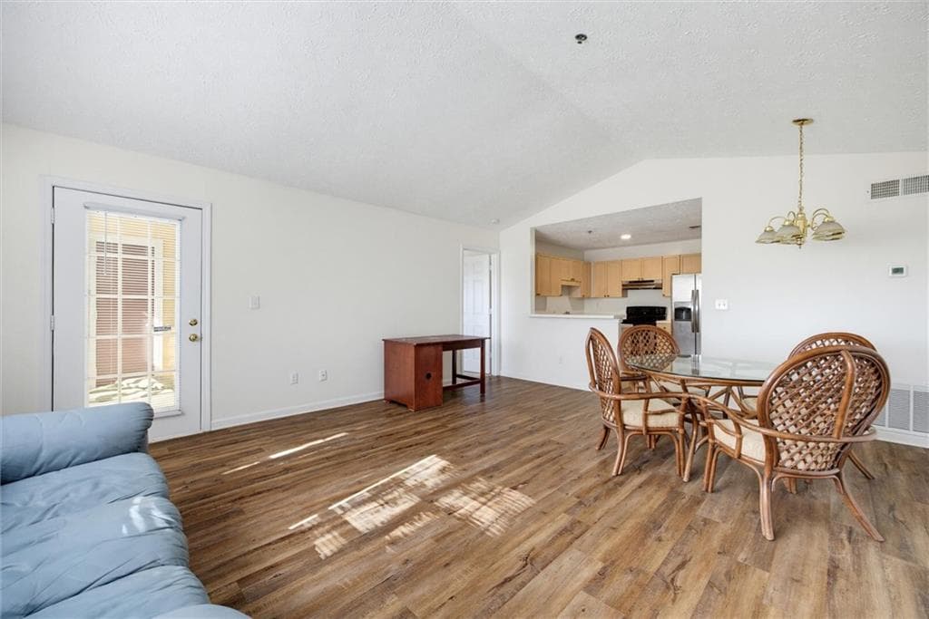2 bedroom, 2 bathroom, 1,124 sq ft condominium for sale at 535 Bentley Place, Tucker, GA 30084 — photo 7