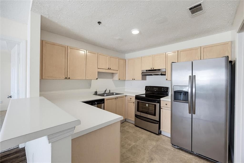 2 bedroom, 2 bathroom, 1,124 sq ft condominium for sale at 535 Bentley Place, Tucker, GA 30084 — photo 10