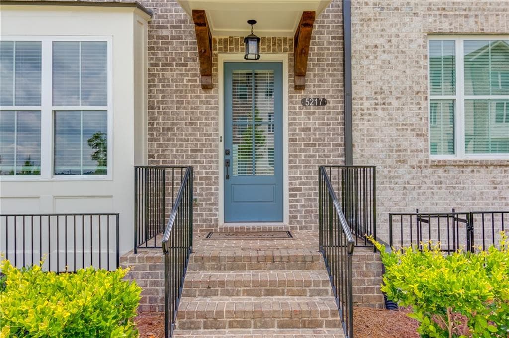 3 bedroom, 4 bathroom, 2,004 sq ft townhouse for sale at 5217 Riden Court, Buford, GA 30518 — photo 3