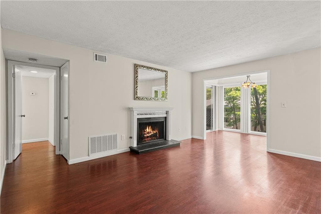 2 bedroom, 2 bathroom, 1,102 sq ft condominium for rent at 407 Natchez Trace, Sandy Springs, GA 30350 for $1,700 a month — photo 6
