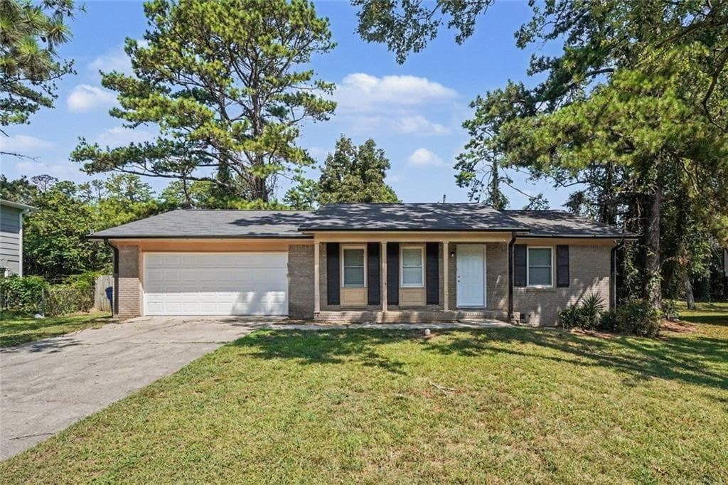 3 bedroom, 2 bathroom, 1,416 sq ft single family residence for sale at 2195 Rochelle Way, Atlanta, GA 30349 — photo 4