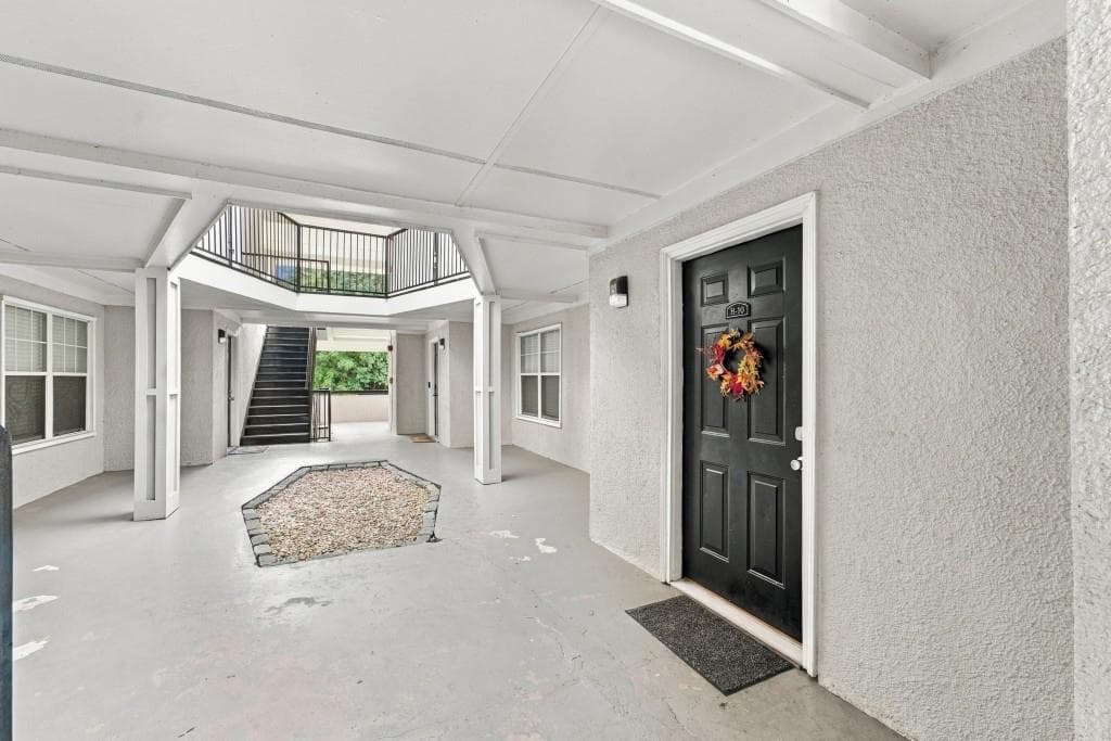 2 bedroom, 2 bathroom, 1,073 sq ft condominium for sale at 1150 Collier Road H10, Atlanta, GA 30318 — photo 6