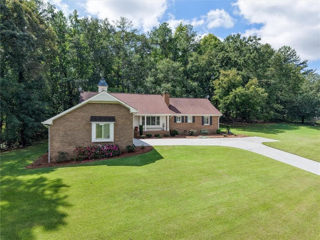 3 bedroom, 3 bathroom, 2,464 sq ft single family residence for sale at 53 Maple Valley Drive, Villa Rica, GA 30180 — photo 3