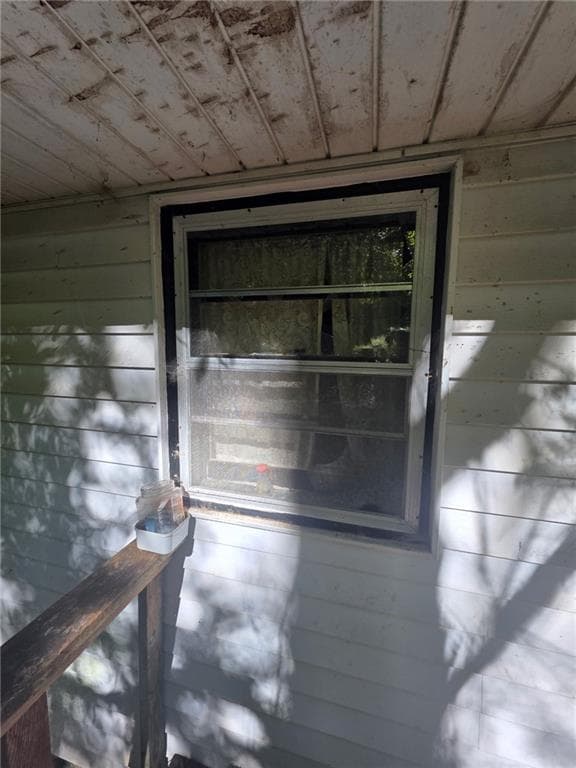 2 bedroom, 1 bathroom, 1,316 sq ft single family residence for sale at 2411 Rackley Road, Ellijay, GA 30536 — photo 4