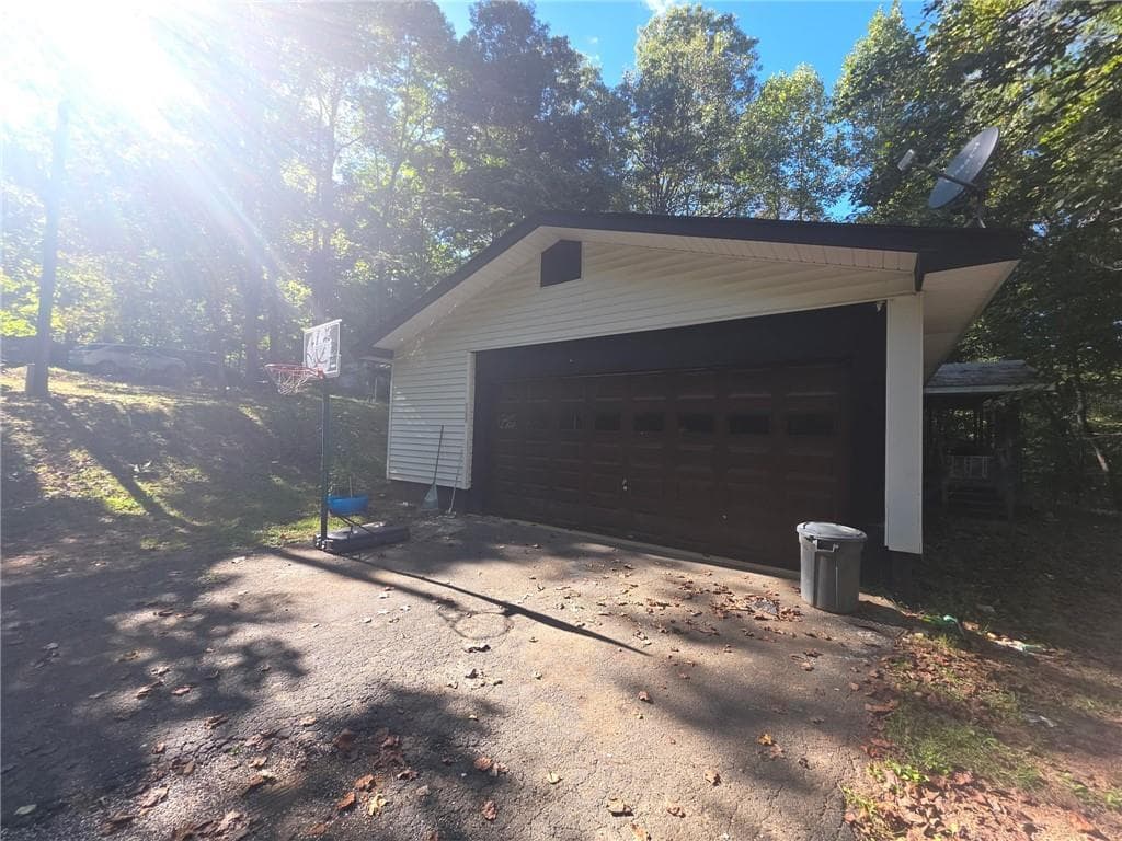 2 bedroom, 1 bathroom, 1,316 sq ft single family residence for sale at 2411 Rackley Road, Ellijay, GA 30536 — photo 8