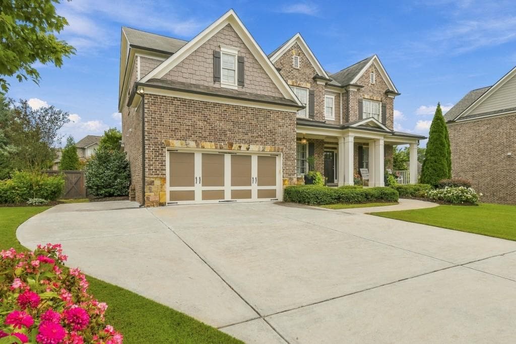5 bedroom, 5 bathroom, 5,467 sq ft single family residence for sale at 4451 Tallow Court, Buford, GA 30519 — photo 4