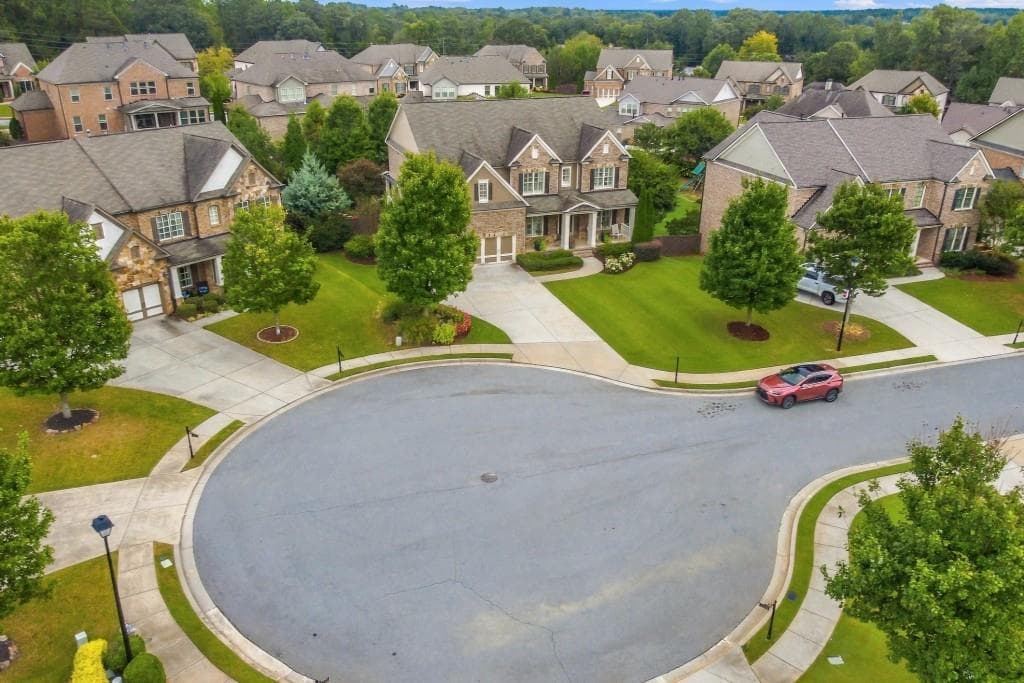 5 bedroom, 5 bathroom, 5,467 sq ft single family residence for sale at 4451 Tallow Court, Buford, GA 30519 — photo 7