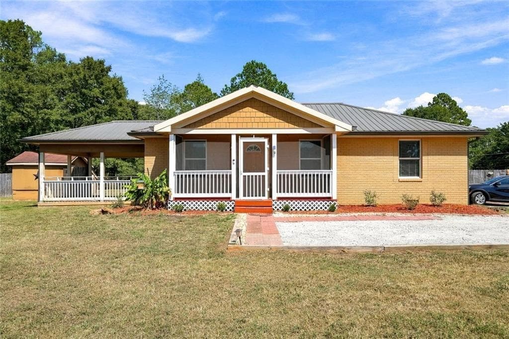 2 bedroom, 1 bathroom, 1,040 sq ft single family residence for sale at 600 Cannon Drive, Social Circle, GA 30025