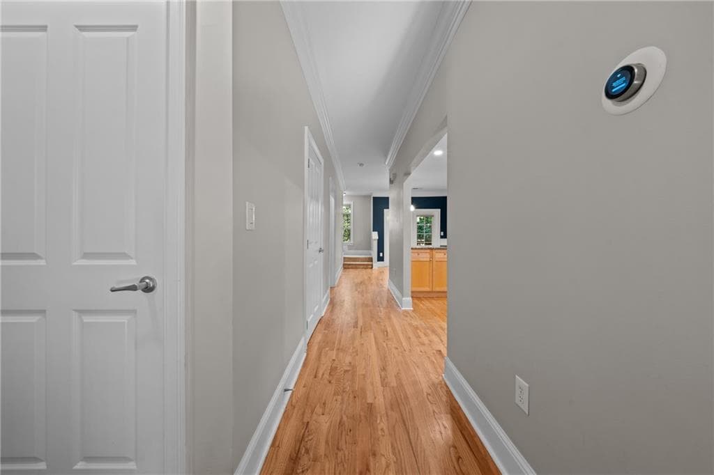 3 bedroom, 3 bathroom, 1,726 sq ft townhouse for rent at 5480 Glenridge Park, Sandy Springs, GA 30342 for $3,300 a month — photo 8