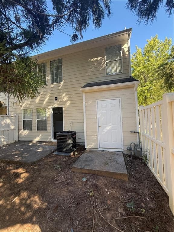 3 bedroom, 3 bathroom, 1,434 sq ft townhouse for sale at 3180 Panthers Trace, Decatur, GA 30034 — photo 2