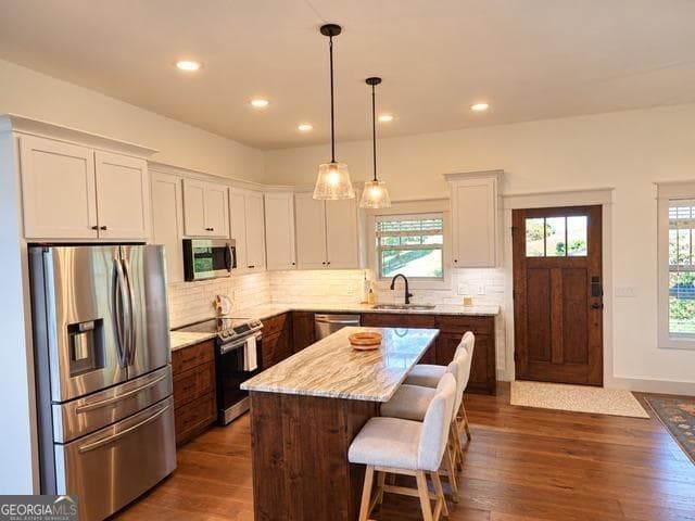 3 bedroom, 3 bathroom, 2,419 sq ft single family residence for sale at 915 Arbor Lane, Blairsville, GA 30512 — photo 4