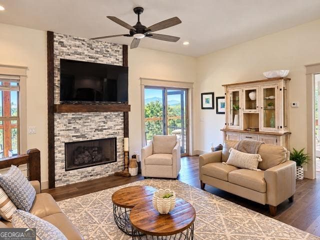 3 bedroom, 3 bathroom, 2,419 sq ft single family residence for sale at 915 Arbor Lane, Blairsville, GA 30512 — photo 5