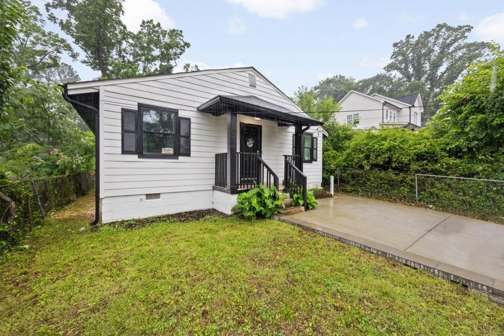 4 bedroom, 2 bathroom, 1,200 sq ft single family residence for sale at 1268 Ladd Street, Atlanta, GA 30310 — photo 2