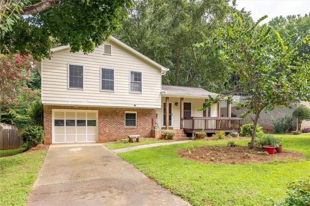3 bedroom, 2 bathroom, 1,606 sq ft single family residence for sale at 4146 Duesenberg Drive, Tucker, GA 30084 — photo 2
