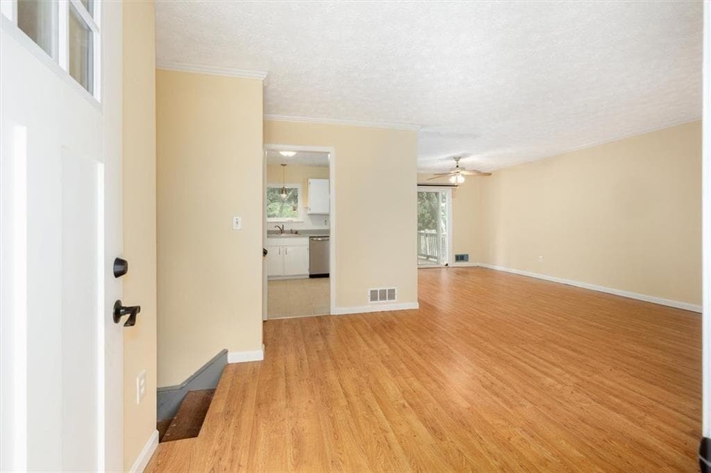 3 bedroom, 2 bathroom, 1,606 sq ft single family residence for sale at 4146 Duesenberg Drive, Tucker, GA 30084 — photo 8