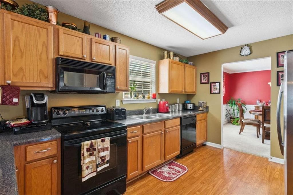 5 bedroom, 3 bathroom, 2,914 sq ft single family residence for sale at 3993 Smithfield Lane, Ellenwood, GA 30294 — photo 10