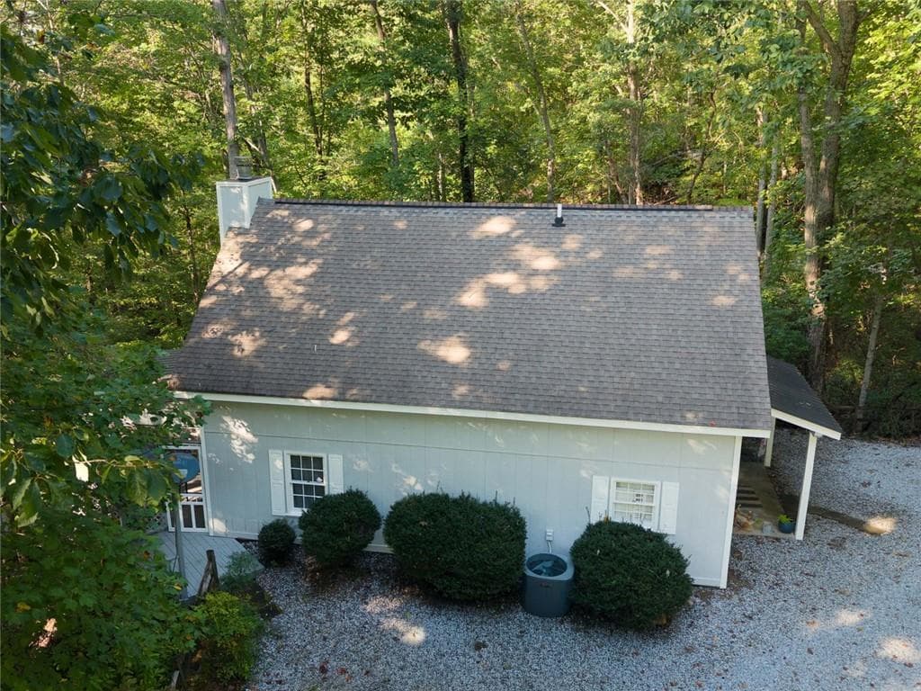 3 bedroom, 2 bathroom, 1,500 sq ft single family residence for sale at 202 Crystal Hills, Clarkesville, GA 30523 — photo 8