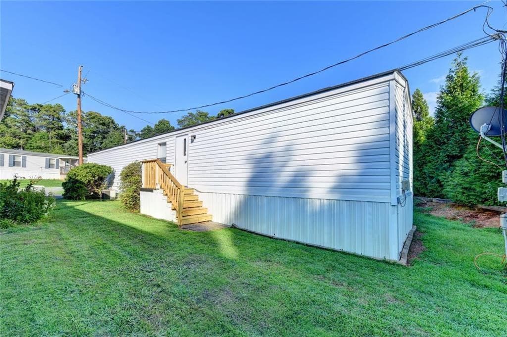 2 bedroom, 2 bathroom, 1,008 sq ft single family residence for sale at 3000 Clarks Bridge Lot 2 Road, Gainesville, GA 30501 — photo 5