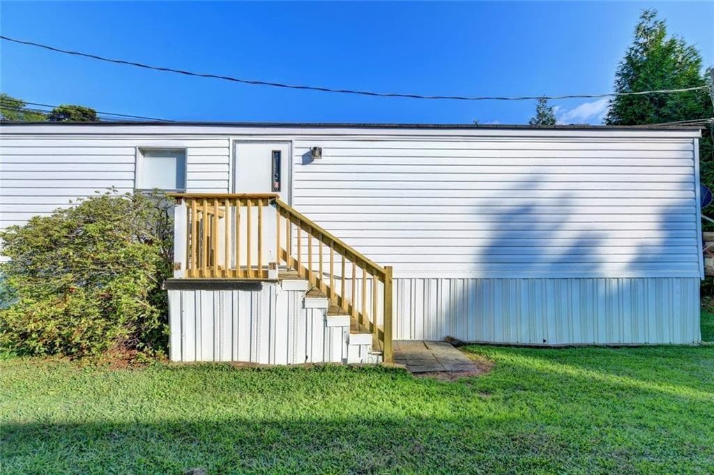 2 bedroom, 2 bathroom, 1,008 sq ft single family residence for sale at 3000 Clarks Bridge Lot 2 Road, Gainesville, GA 30501 — photo 6