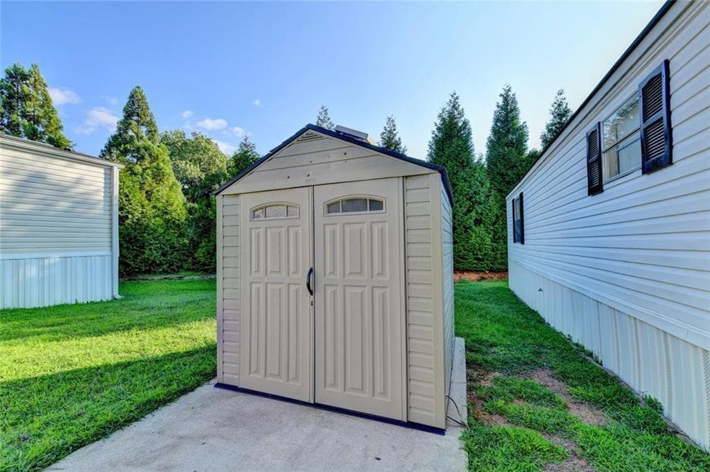 2 bedroom, 2 bathroom, 1,008 sq ft single family residence for sale at 3000 Clarks Bridge Lot 2 Road, Gainesville, GA 30501 — photo 8