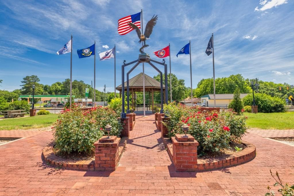 4 bedroom, 3 bathroom, 2,159 sq ft single family residence for sale at 49 Madilyns Place, Statham, GA 30666 — photo 4