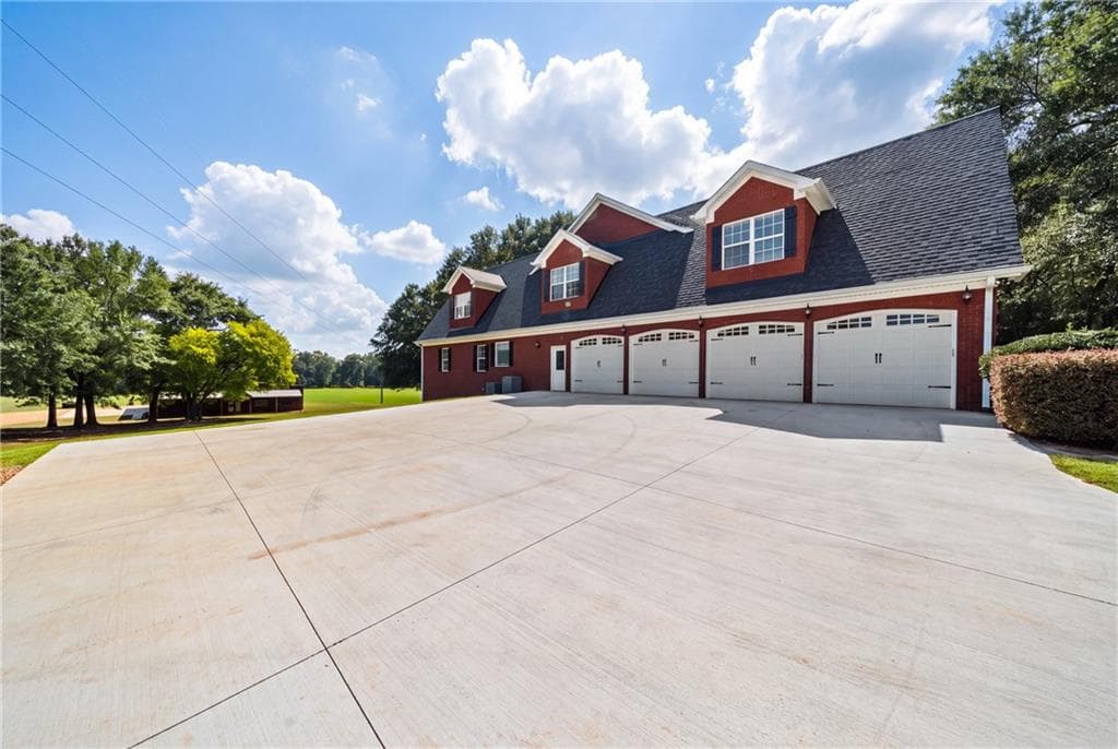 6 bedroom, 7 bathroom, 9,125 sq ft single family residence for sale at 365 Euharlee Road, Euharlee, GA 30120 — photo 6