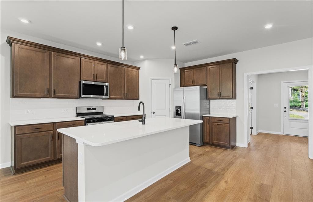 4 bedroom, 3 bathroom, 2,649 sq ft single family residence for sale at 728 Mirror Lake Parkway, Villa Rica, GA 30180 — photo 2