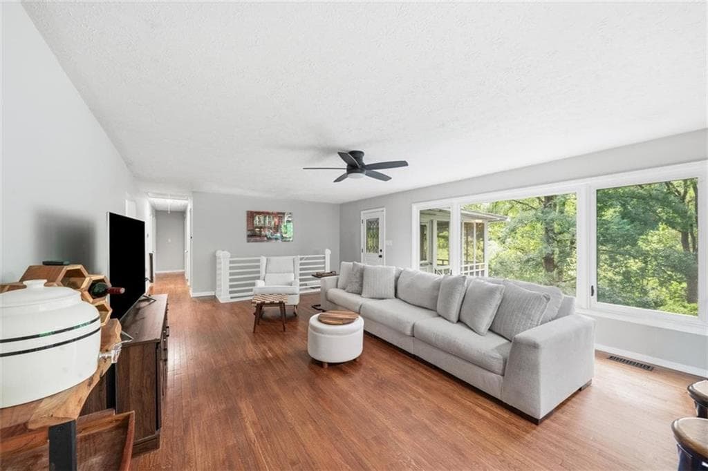 4 bedroom, 3 bathroom, 2,789 sq ft single family residence for sale at 2071 Luxuria Court, Tucker, GA 30084 — photo 10