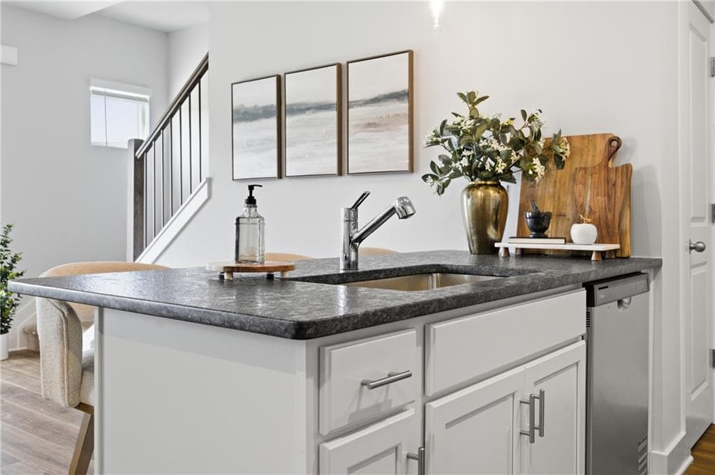 3 bedroom, 3 bathroom, 1,302 sq ft townhouse for sale at 153 Chastain Drive, Cartersville, GA 30120 — photo 5