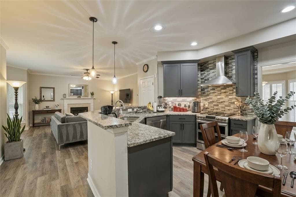5 bedroom, 4 bathroom, 3,579 sq ft single family residence for sale at 2895 Hilton Circle, Kennesaw, GA 30152 — photo 2