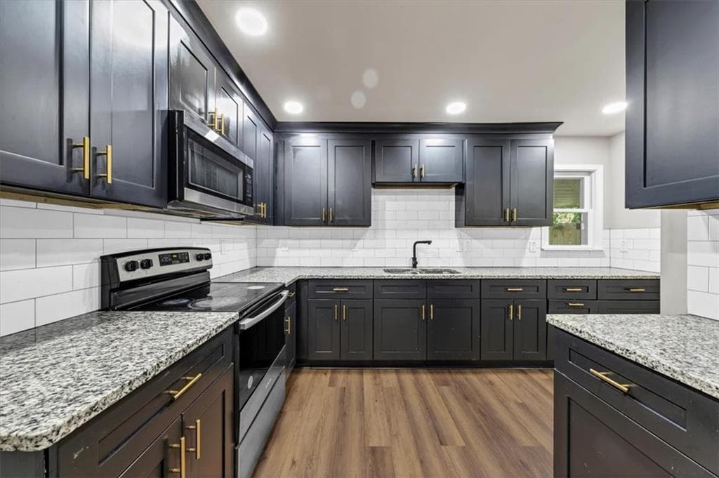 10 bedroom, 3 bathroom, 2,948 sq ft single family residence for sale at 956 Laurel Street, Morrow, GA 30260 — photo 6