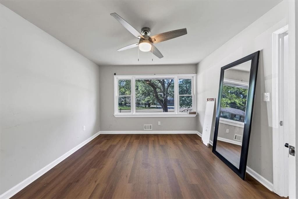 10 bedroom, 3 bathroom, 2,948 sq ft single family residence for sale at 956 Laurel Street, Morrow, GA 30260 — photo 7