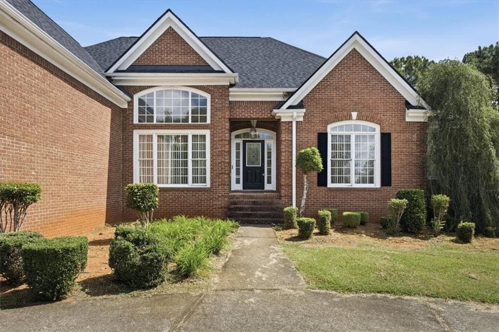 4 bedroom, 4 bathroom, 2,784 sq ft single family residence for sale at 140 Lake Lucinda Drive, Covington, GA 30016 — photo 2