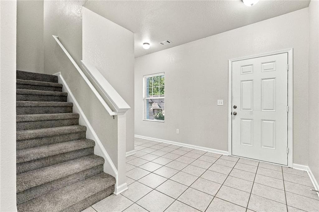 4 bedroom, 3 bathroom, 1,910 sq ft single family residence for sale at 35 Olivia Way, Covington, GA 30016 — photo 3