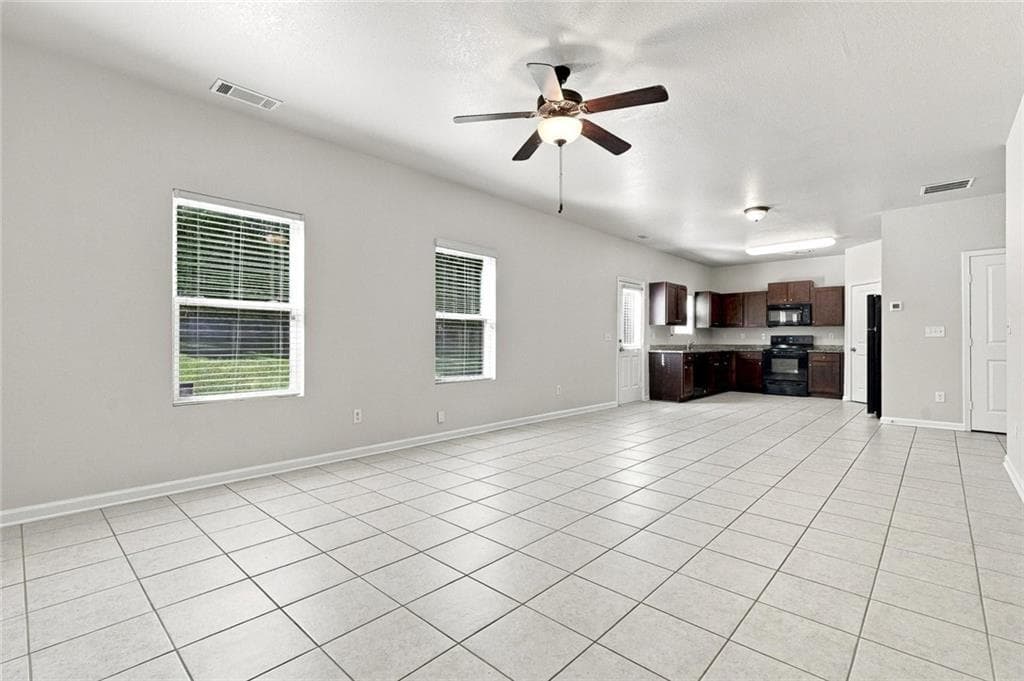 4 bedroom, 3 bathroom, 1,910 sq ft single family residence for sale at 35 Olivia Way, Covington, GA 30016 — photo 7