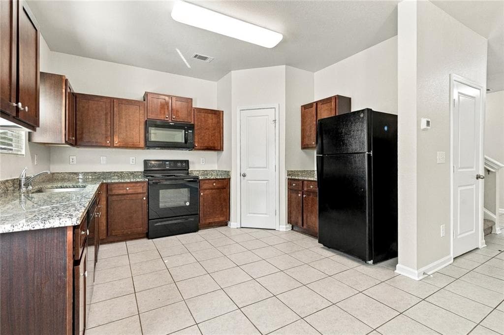 4 bedroom, 3 bathroom, 1,910 sq ft single family residence for sale at 35 Olivia Way, Covington, GA 30016 — photo 10