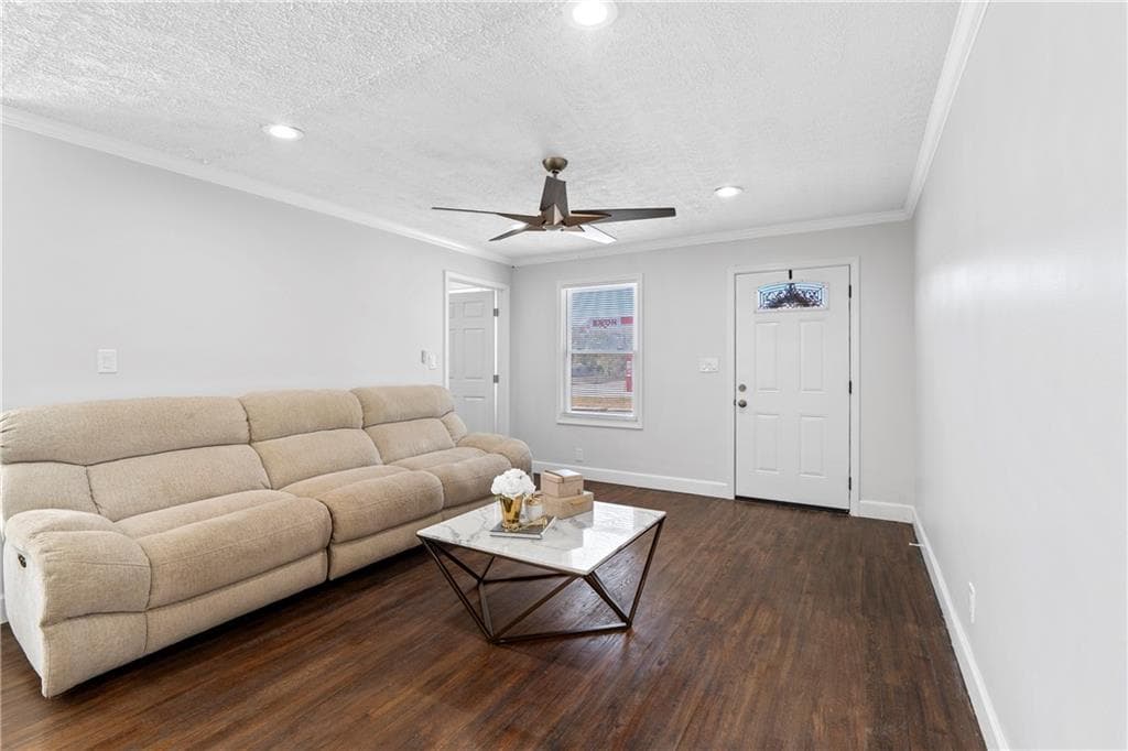 3 bedroom, 2 bathroom, 1,635 sq ft single family residence for sale at 3483 Napier Avenue, Macon, GA 31204 — photo 5