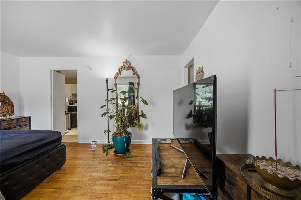 3 bedroom, 1 bathroom, 825 sq ft single family residence for sale at 3751 Amber Road, Atlanta, GA 30331 — photo 6