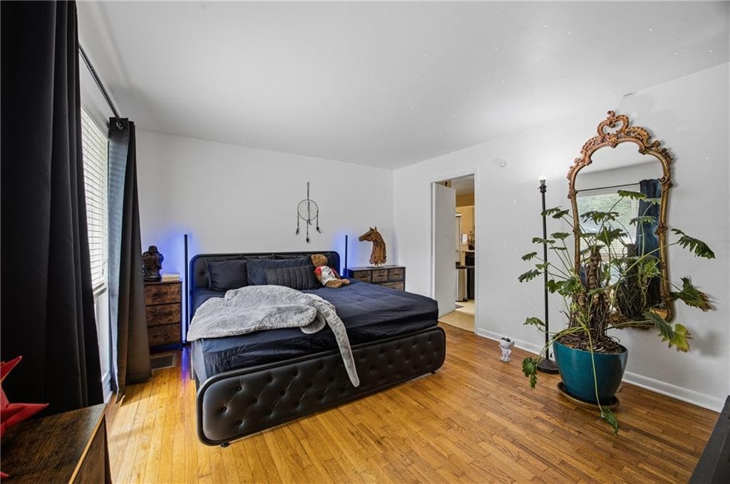 3 bedroom, 1 bathroom, 825 sq ft single family residence for sale at 3751 Amber Road, Atlanta, GA 30331 — photo 4