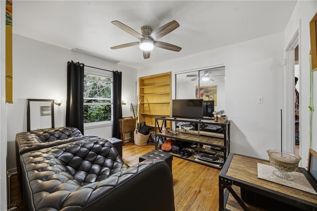 3 bedroom, 1 bathroom, 825 sq ft single family residence for sale at 3751 Amber Road, Atlanta, GA 30331 — photo 2