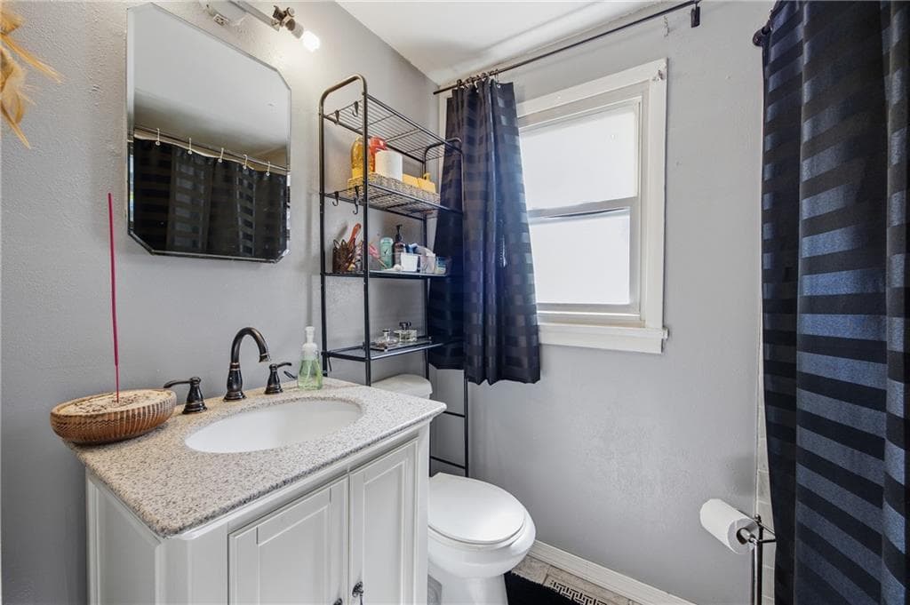 3 bedroom, 1 bathroom, 825 sq ft single family residence for sale at 3751 Amber Road, Atlanta, GA 30331 — photo 9
